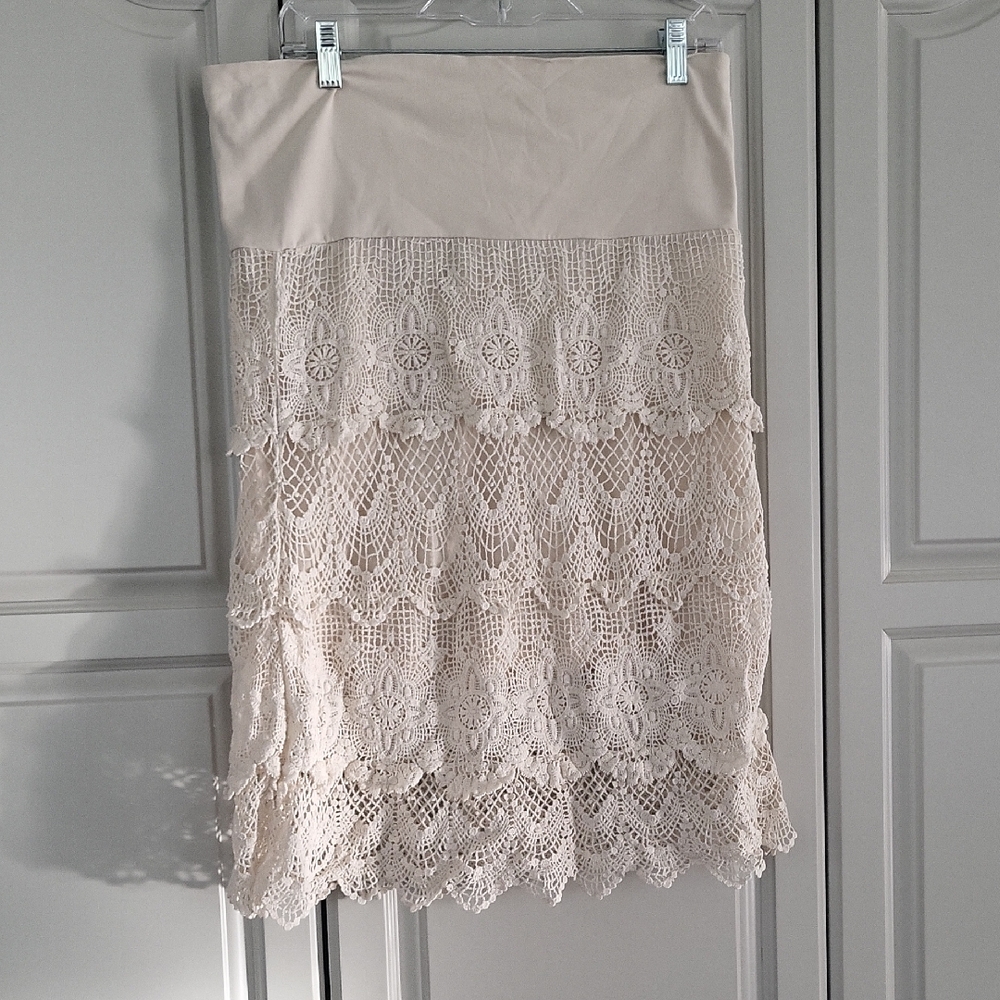 Solitaire Lace Mini Skirt in Cream